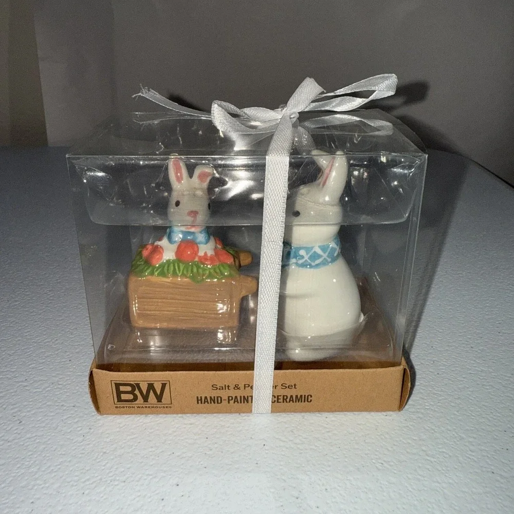 NWT Bunny Carrot Basket Salt & Pepper Shaker Easter Spring